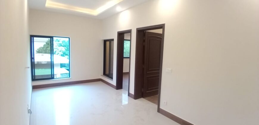 5 Bedrooms for rent in F-7