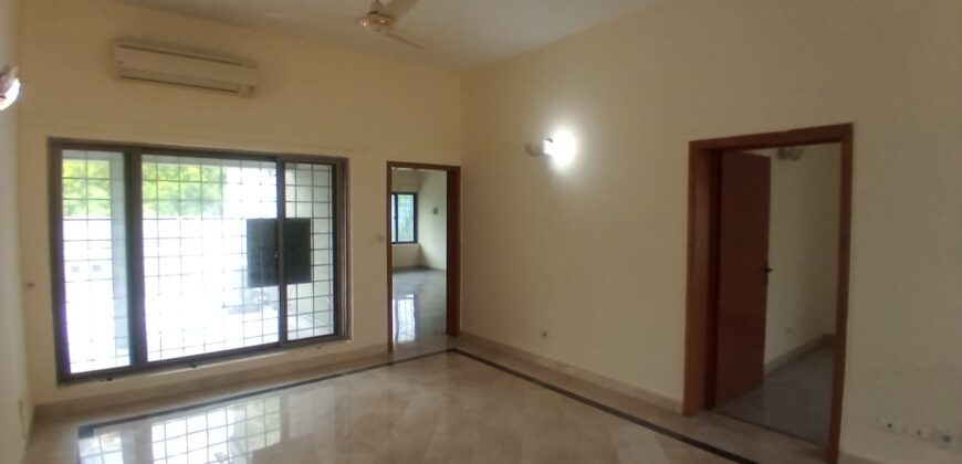 5 Bedrooms for rent in F-7