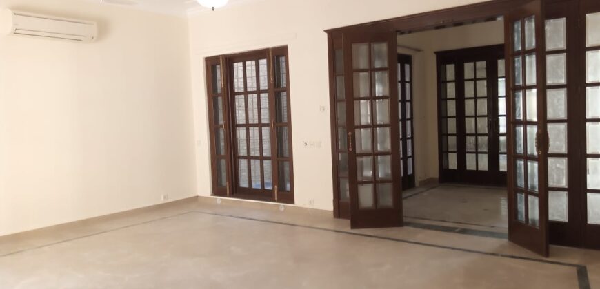 6 bedroom for rent in G-6